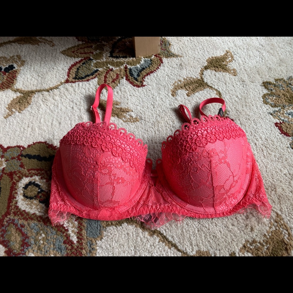 Victoria’s Secret very sexy uplift balconet